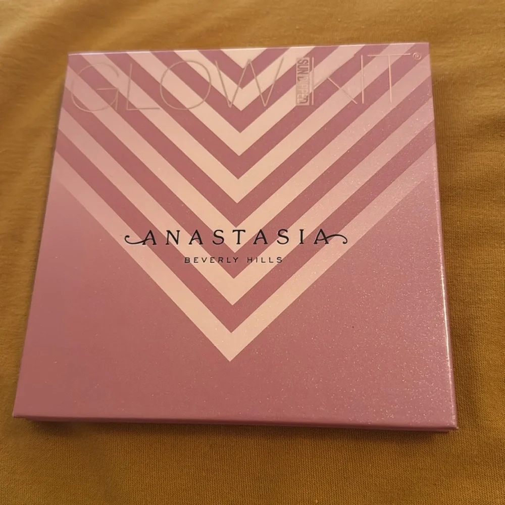 Anastasia Beverly Hills couple shades